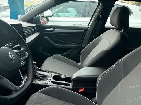 Used 2025 Volkswagen Jetta Sport FWD image 9