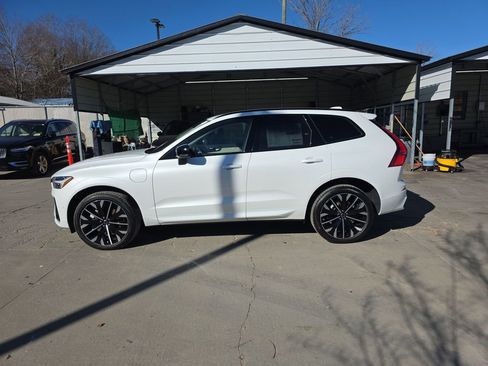 New 2026 Volvo XC60 T8 Ultra w/ Protection Package Premier image 16