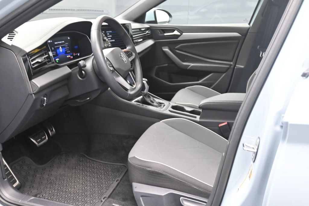 Used 2026 Volkswagen Jetta Sport FWD image 17