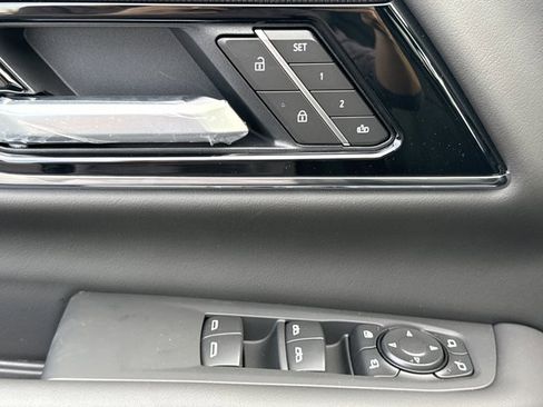 New 2026 GMC Yukon XL Elevation image 18