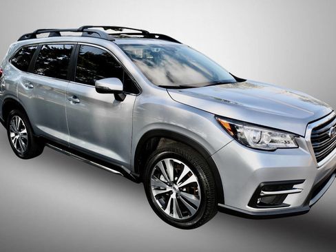 Used 2022 Subaru Ascent Limited w/ Technology Package AWD/4WD image 9