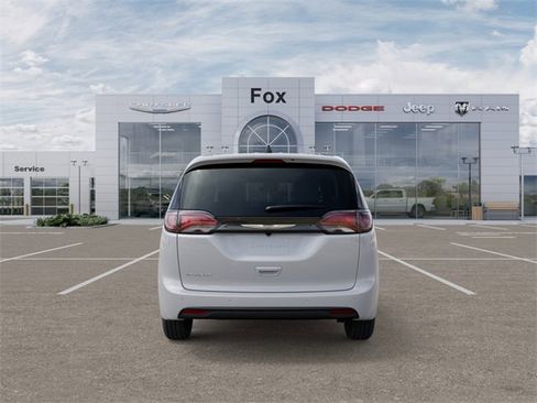 New 2025 Chrysler Voyager LX image 7