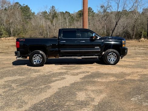 Used 2018 Chevrolet Silverado 3500 High Country w/ Duramax Plus Package image 6