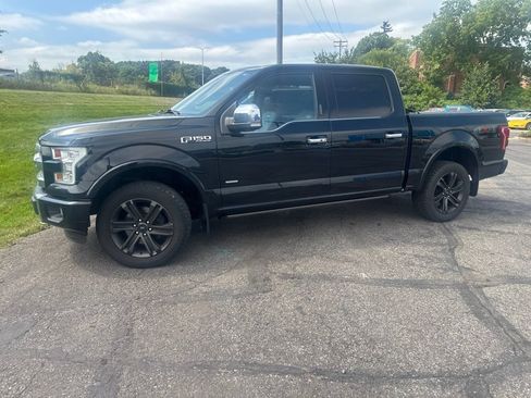 Used 2016 Ford F150 Platinum w/ Equipment Group 701A Luxury AWD/4WD image 25