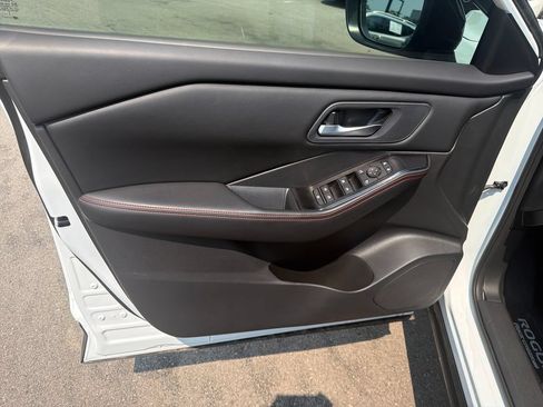 Certified 2026 Nissan Rogue SV AWD/4WD image 11