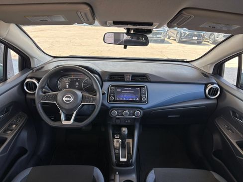 Used 2025 Nissan Versa SV FWD image 31