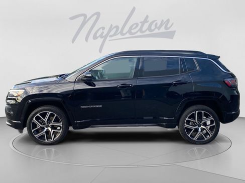 Used 2025 Jeep Compass Limited w/ Elite Group AWD/4WD image 2