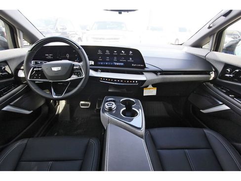 New 2026 Cadillac Optiq Luxury 1 image 9