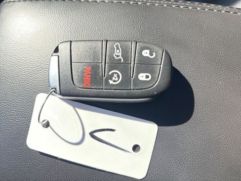 Used 2022 Jeep Grand Cherokee Limited w/ Tech Group image 36