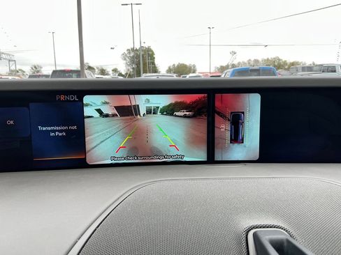 Certified 2025 Lincoln Nautilus Premier image 25