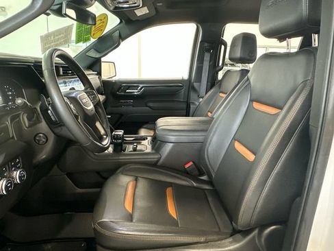 Used 2025 GMC Sierra 1500 AT4 w/ AT4 Premium Package AWD/4WD image 19