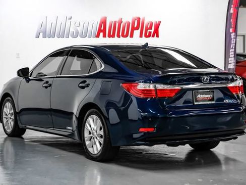 Used 2014 Lexus ES 300h w/ Luxury Package w/Bamboo Trim FWD image 9