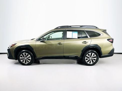 Used 2023 Subaru Outback Premium image 5