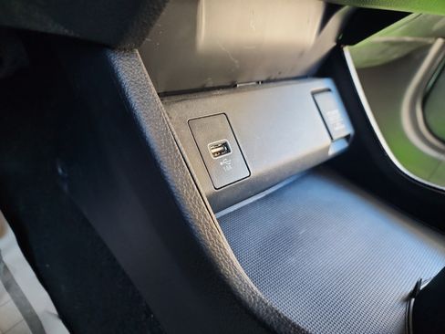 Used 2020 Honda HR-V LX image 13
