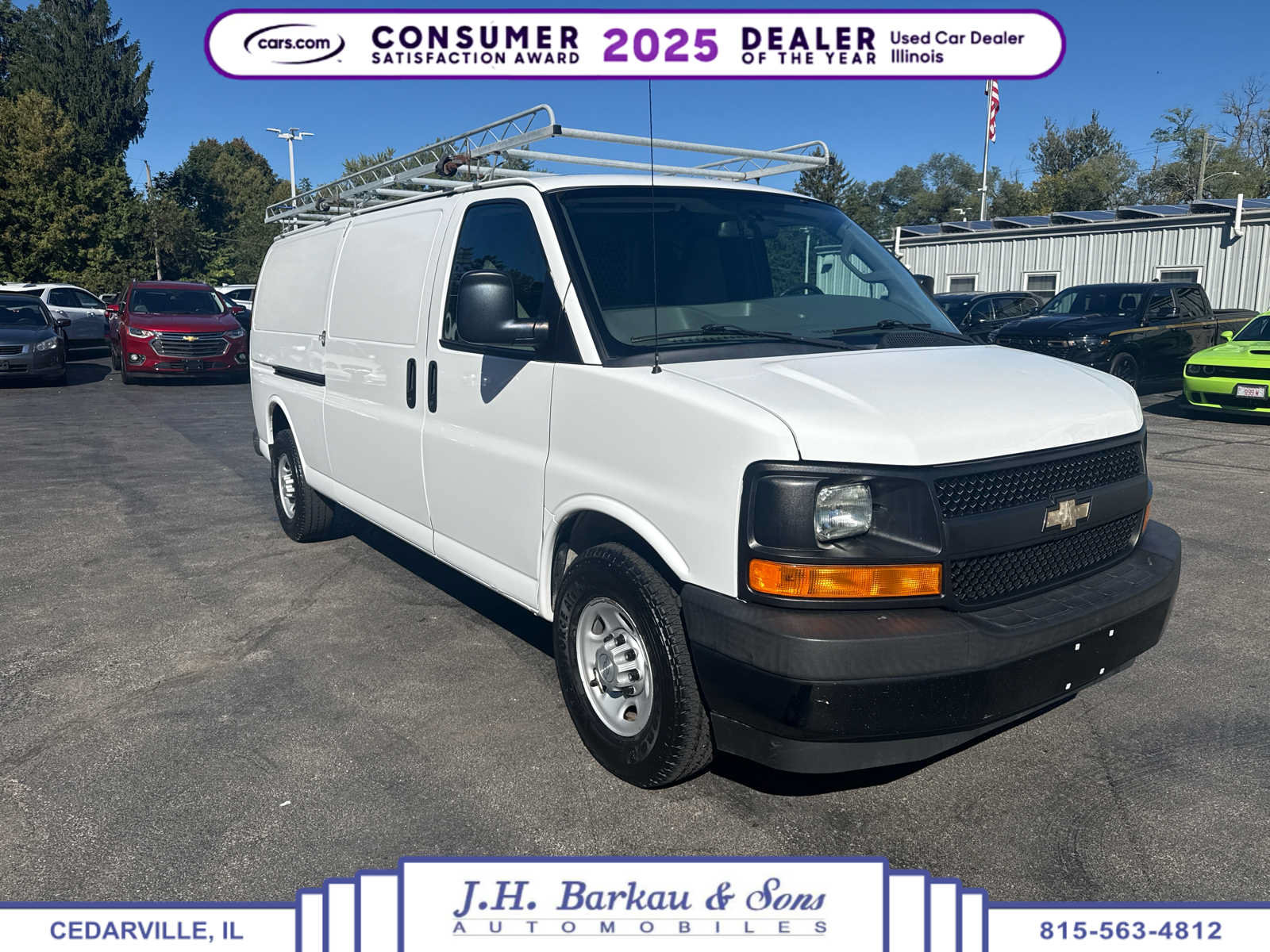 Used 2017 Chevrolet Express 3500 Extended RWD image 1