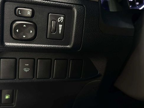 Used 2011 Lexus CT 200h Premium w/ Premium Audio Pkg FWD image 32