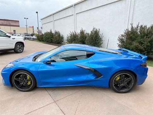 Used 2024 Chevrolet Corvette Stingray Preferred Cpe w/ Z51 Performance Package image 3