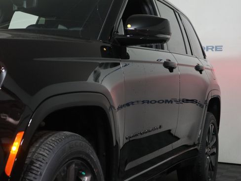 New 2026 Jeep Grand Cherokee Limited AWD/4WD image 10