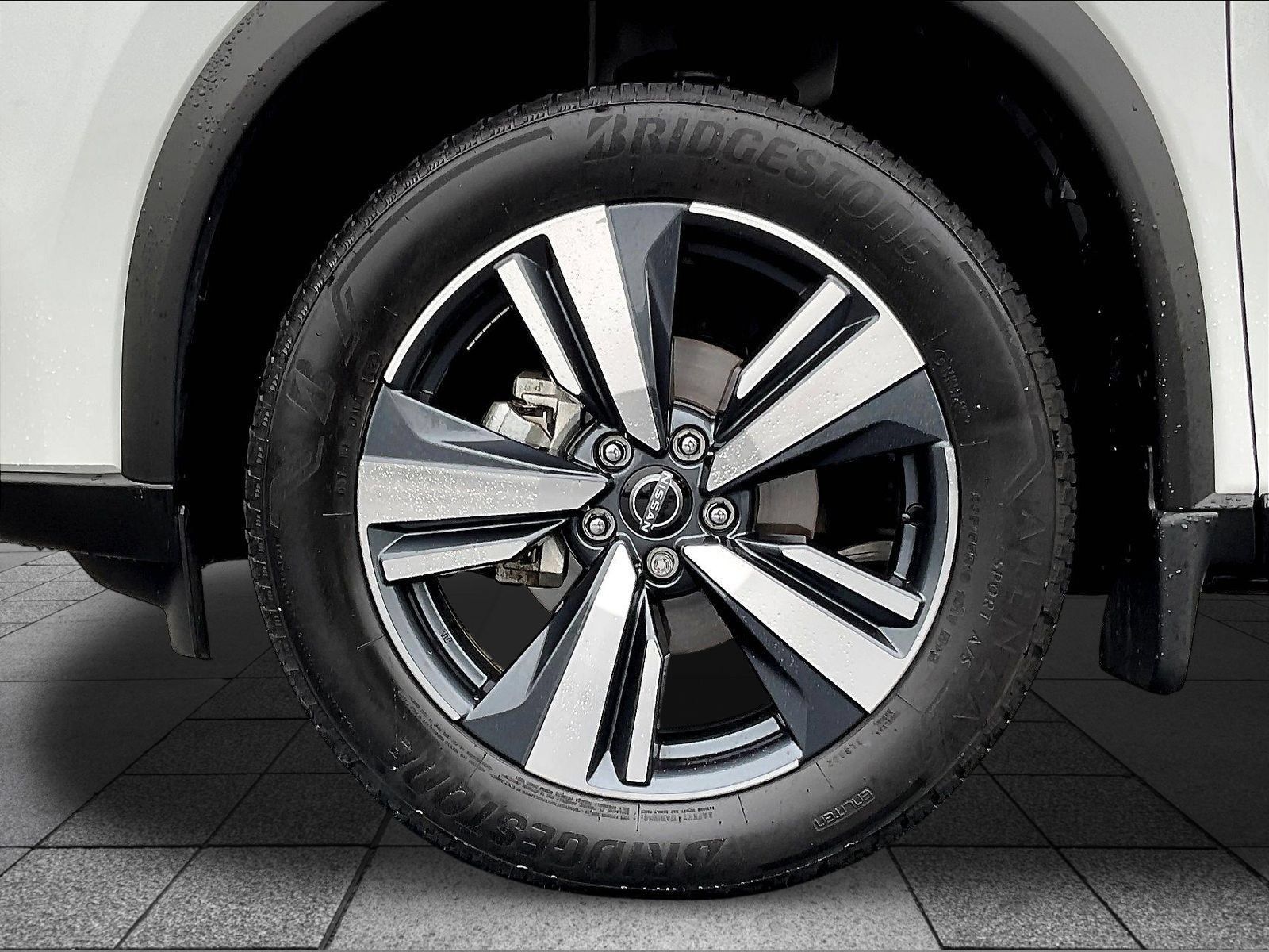Certified 2024 Nissan Rogue SL w/ SL Premium Package AWD/4WD image 37