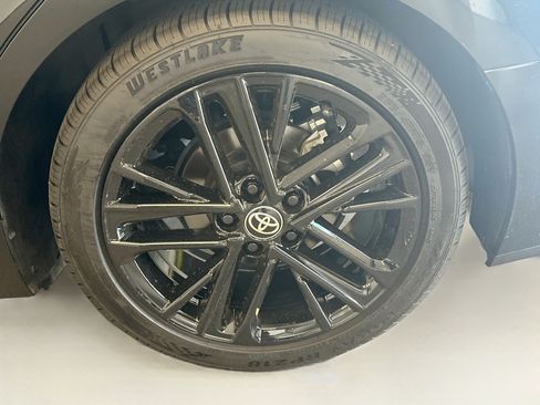 Used 2025 Toyota Camry SE FWD image 11