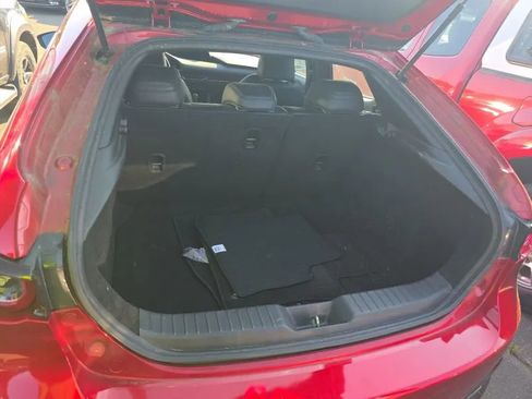 Used 2019 MAZDA MAZDA3 Hatchback w/ Preferred Package FWD image 5