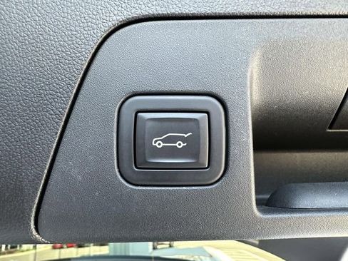 Used 2024 Buick Envision Avenir AWD/4WD image 30