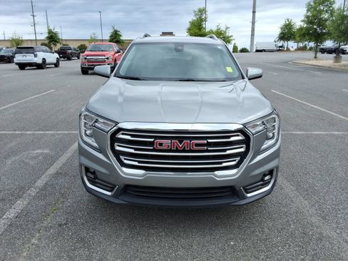 Certified 2024 GMC Terrain SLT w/ Infotainment Package II AWD/4WD image 2