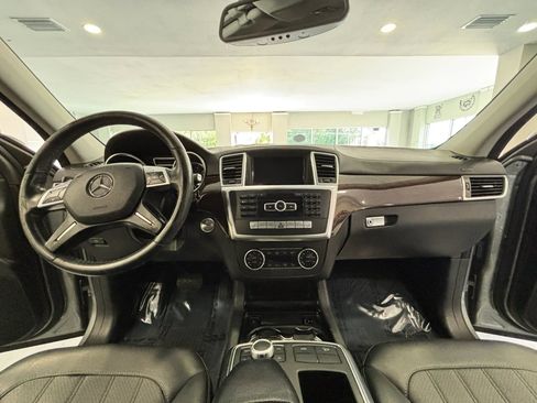 Used 2014 Mercedes-Benz GL 450 4MATIC image 28