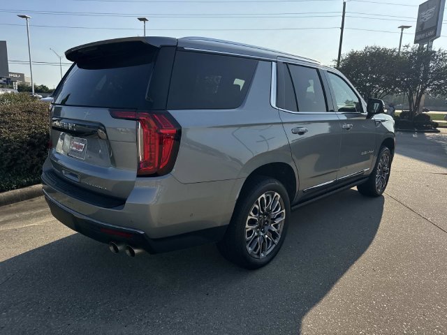 Used 2024 GMC Yukon Denali Ultimate AWD/4WD image 5