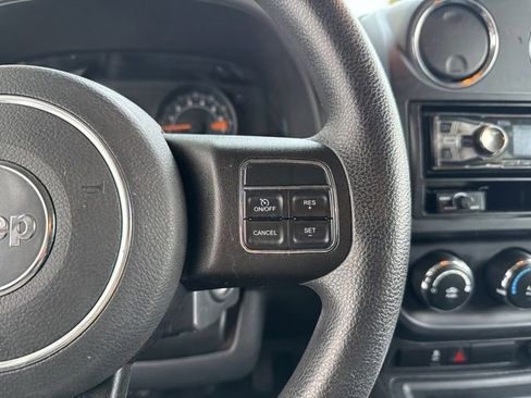 Used 2014 Jeep Patriot Sport image 29