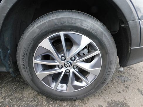 Used 2018 Toyota RAV4 LE Plus image 24