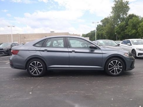 Certified 2025 Volkswagen Jetta Sport FWD image 4
