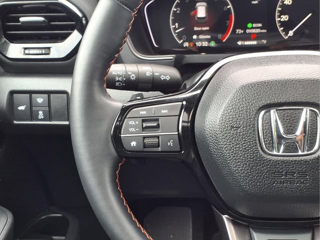 Used 2025 Honda Pilot TrailSport image 26