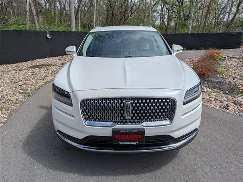 Used 2022 Lincoln Nautilus FWD w/ Premium Package image 8