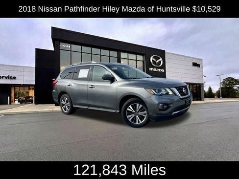Used 2018 Nissan Pathfinder SV image 1