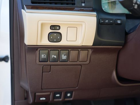 Used 2016 Lexus ES 350 w/ Luxury Package w/Wood Trim FWD image 20