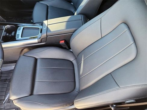 Certified 2025 Mercedes-Benz GLA 250 4MATIC image 8