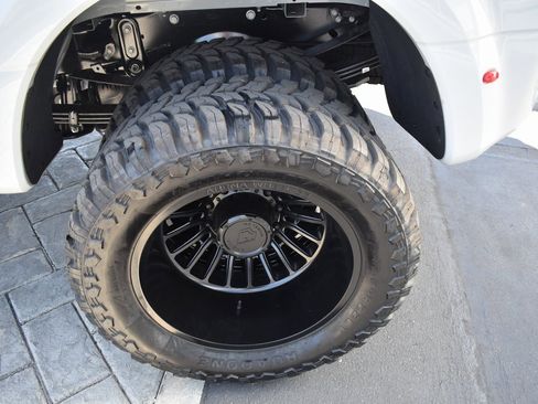 Used 2025 Ford F450 Lariat w/ FX4 Off-Road Package image 11