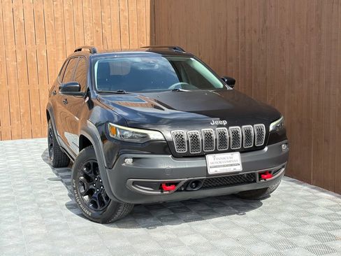 Used 2022 Jeep Cherokee Trailhawk w/ Sun, Sound & Nav Group AWD/4WD image 12