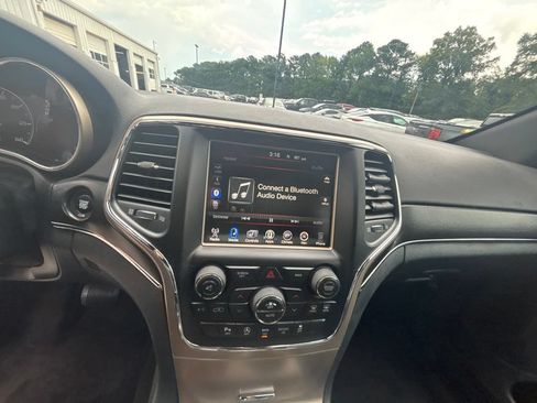 Used 2017 Jeep Grand Cherokee Limited AWD/4WD image 14
