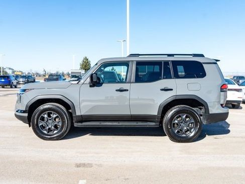 Used 2024 Lexus GX 550 AWD/4WD image 4