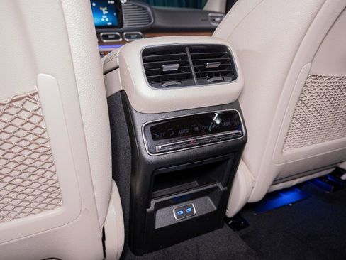 New 2026 Mercedes-Benz GLS 580 4MATIC image 25