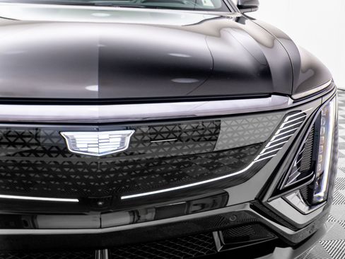 New 2026 Cadillac Lyriq V image 31