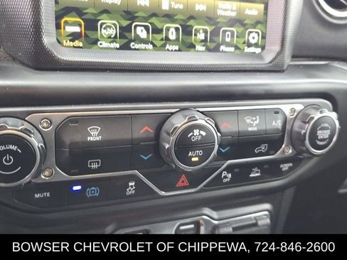 Used 2022 Jeep Wrangler Unlimited Sahara image 17