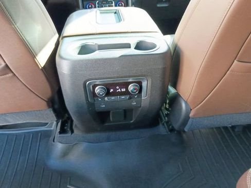 Used 2021 Chevrolet Suburban High Country AWD/4WD image 25