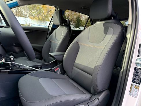 New 2026 Kia Niro LX image 12