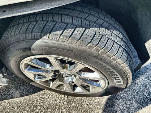 Used 2015 GMC Yukon XL Denali w/ Touring Package image 4