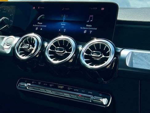 Certified 2023 Mercedes-Benz GLB 250 4MATIC image 9