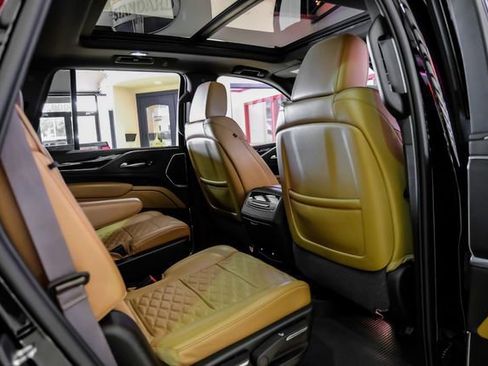 Used 2023 Cadillac Escalade Sport w/ LPO, ONYX Package AWD/4WD image 39