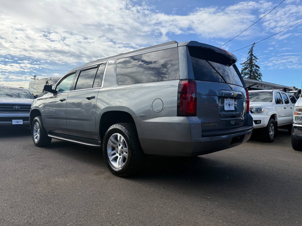 Used 2019 Chevrolet Suburban LT AWD/4WD image 8
